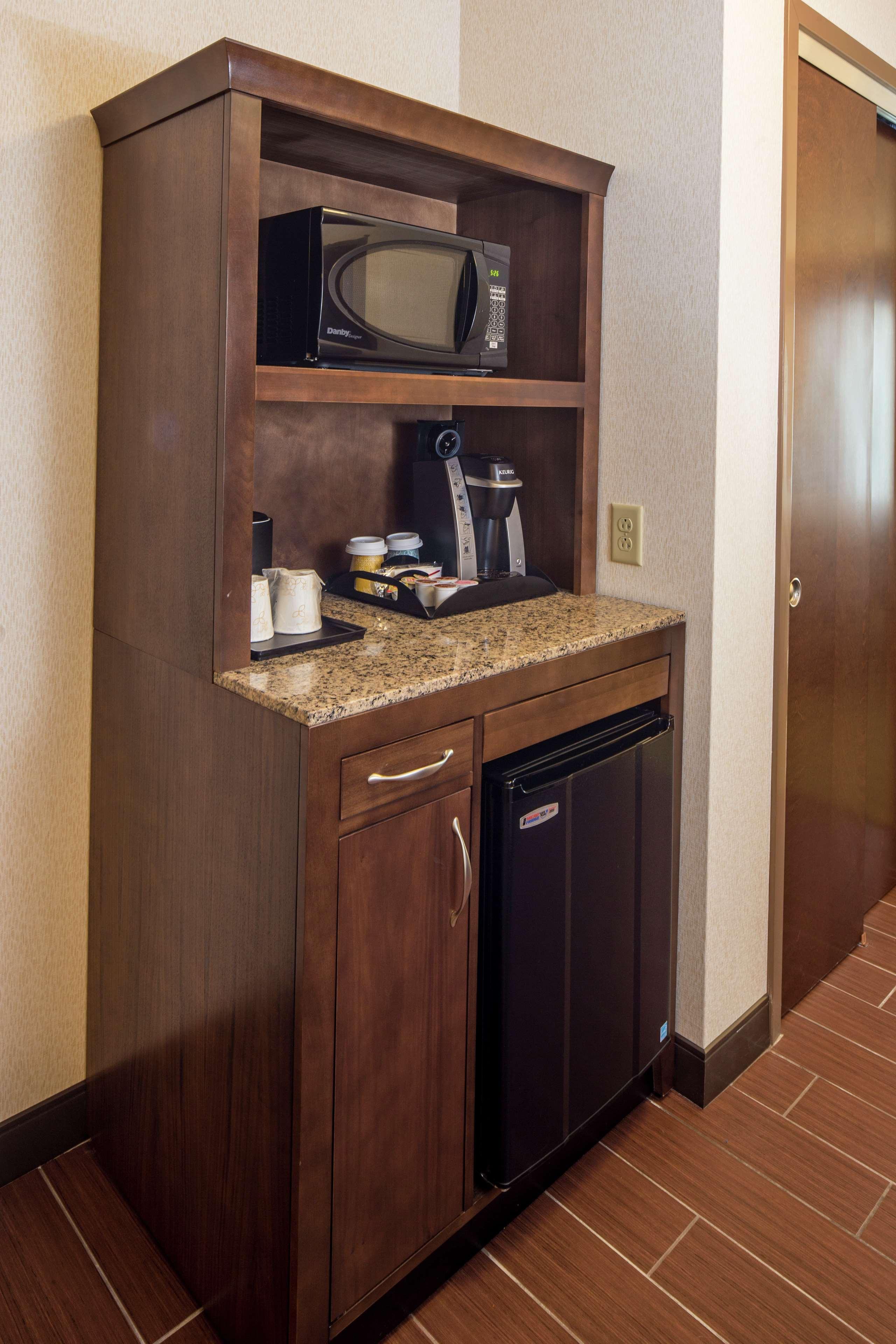 Hilton Garden Inn Uniontown Exterior photo
