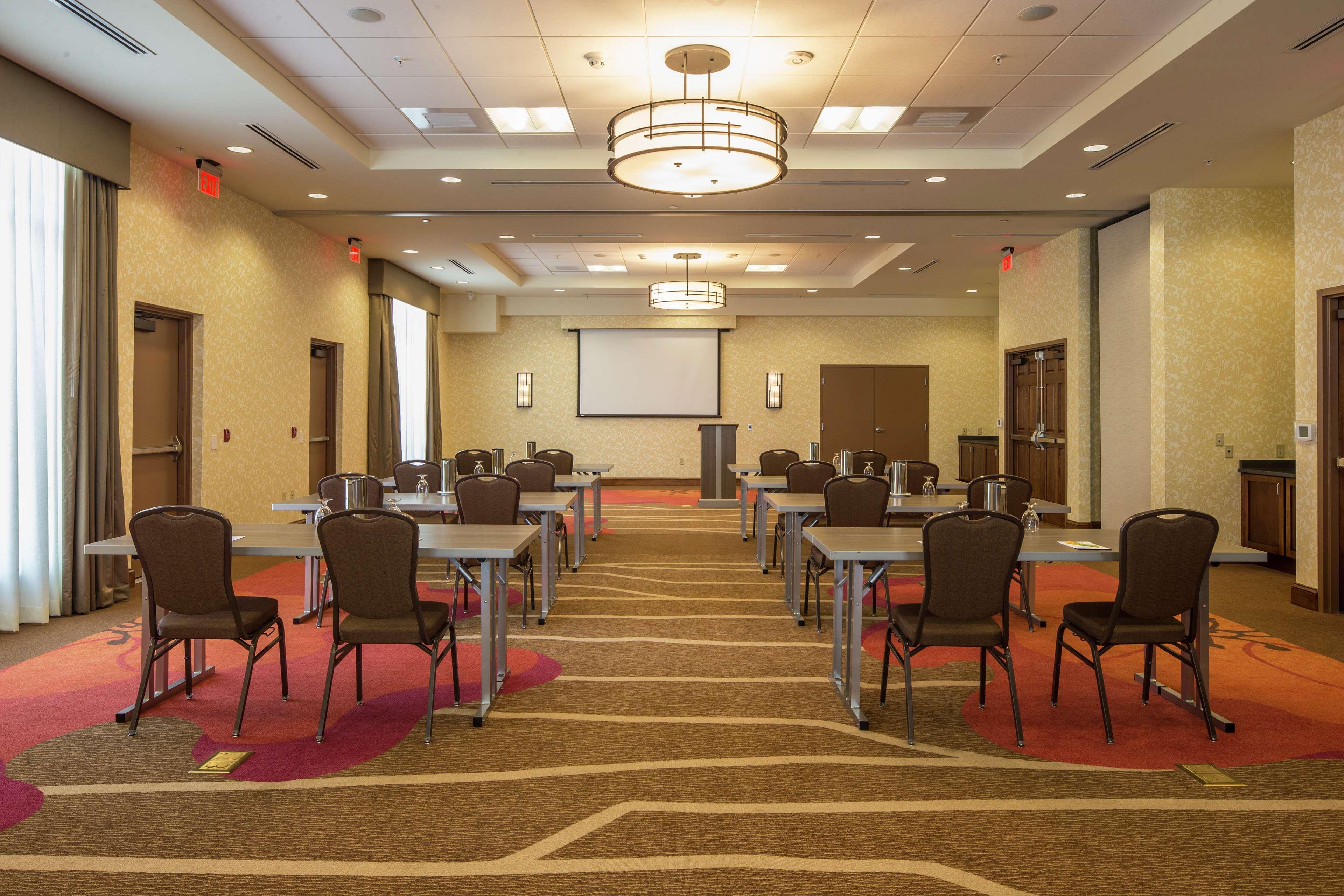 Hilton Garden Inn Uniontown Exterior photo