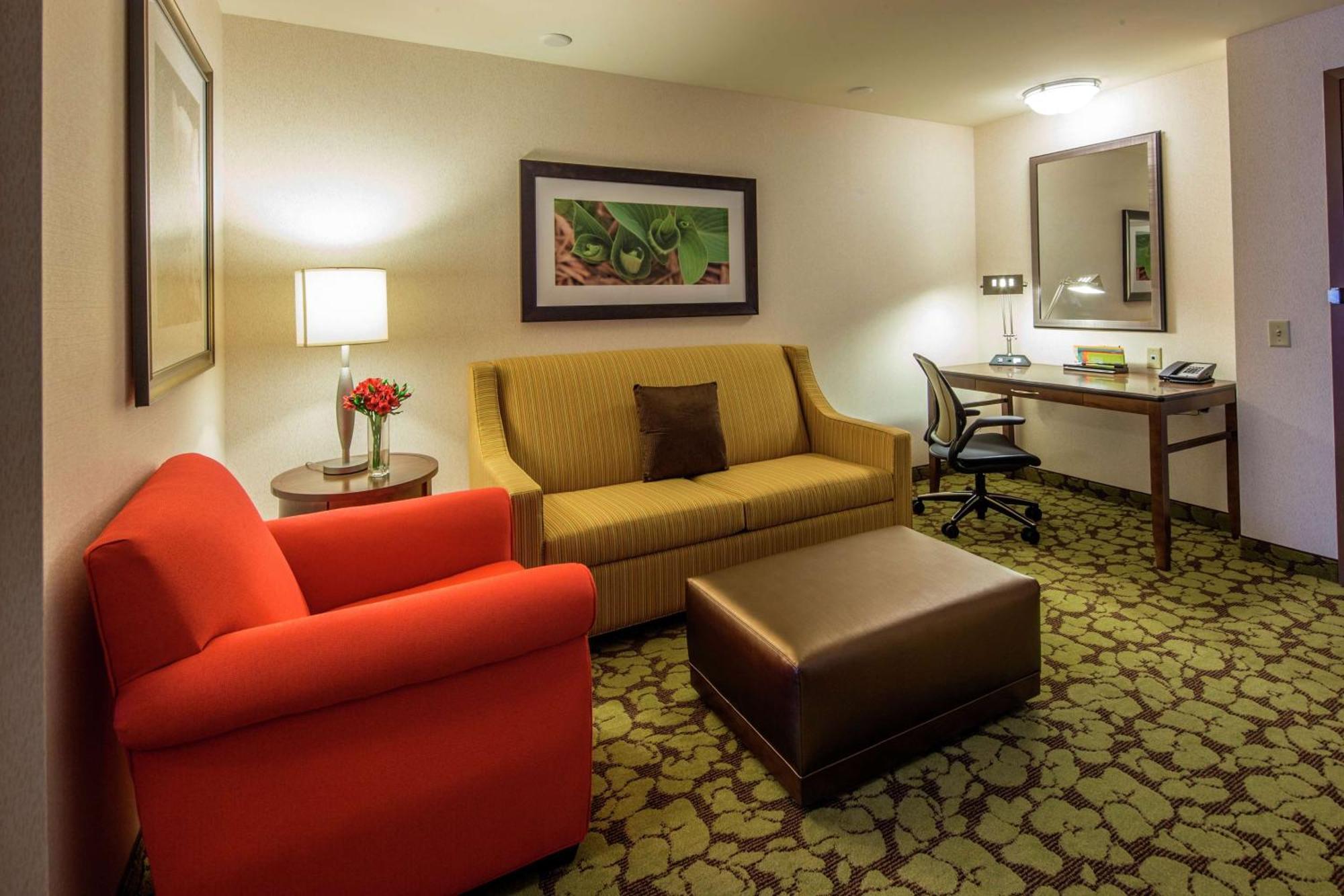 Hilton Garden Inn Uniontown Exterior photo