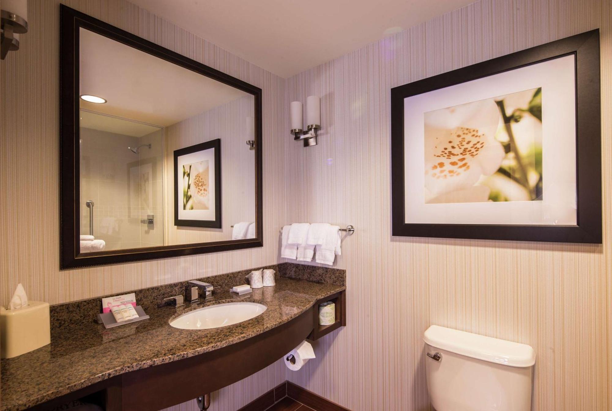Hilton Garden Inn Uniontown Exterior photo